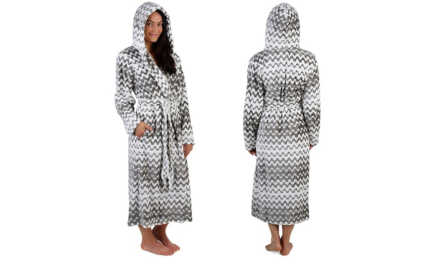 Image 3: Hooded Dressing Gown