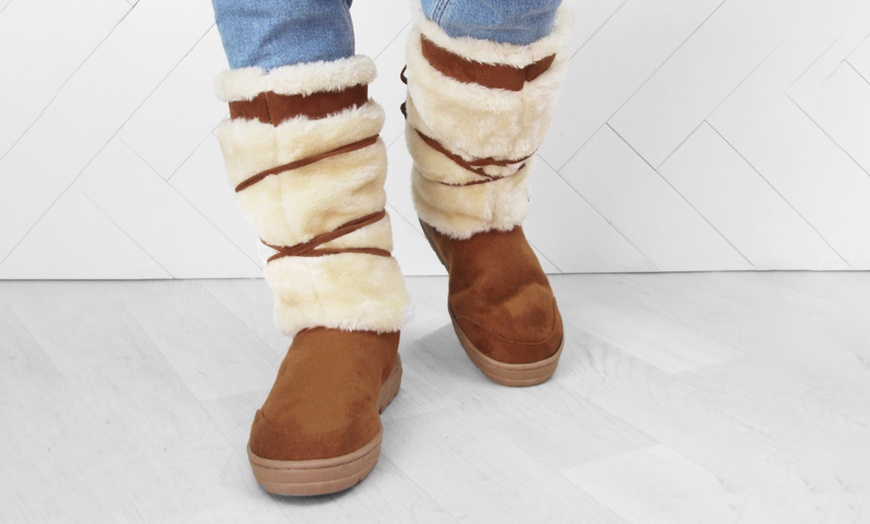 Image 9: Women's Fleece Detail Boots