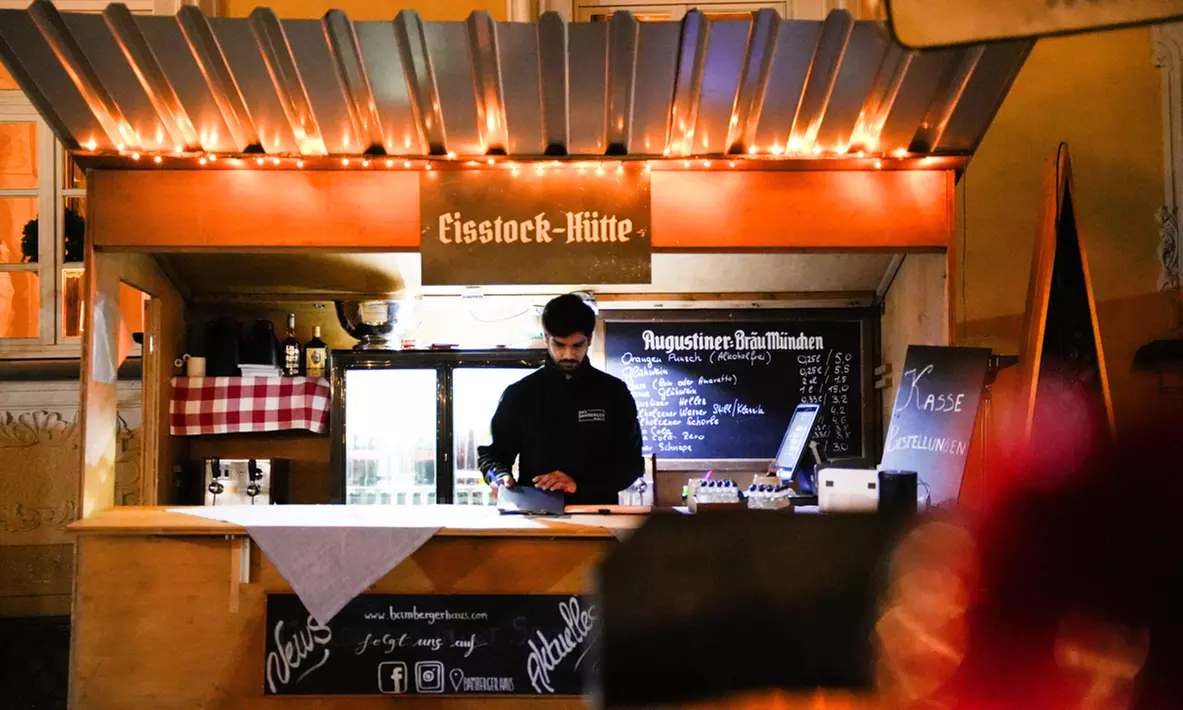 1 Std. Eisstockschießen im Winterbiergarten für bis zu 12 Personen