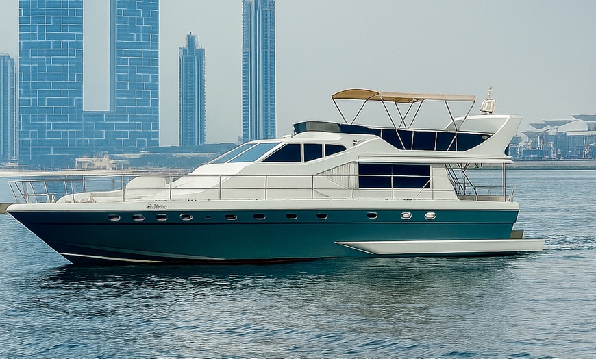 Image 6: 1.5 Hours Shared Marina Canal Yacht Tour for One Child or Adult