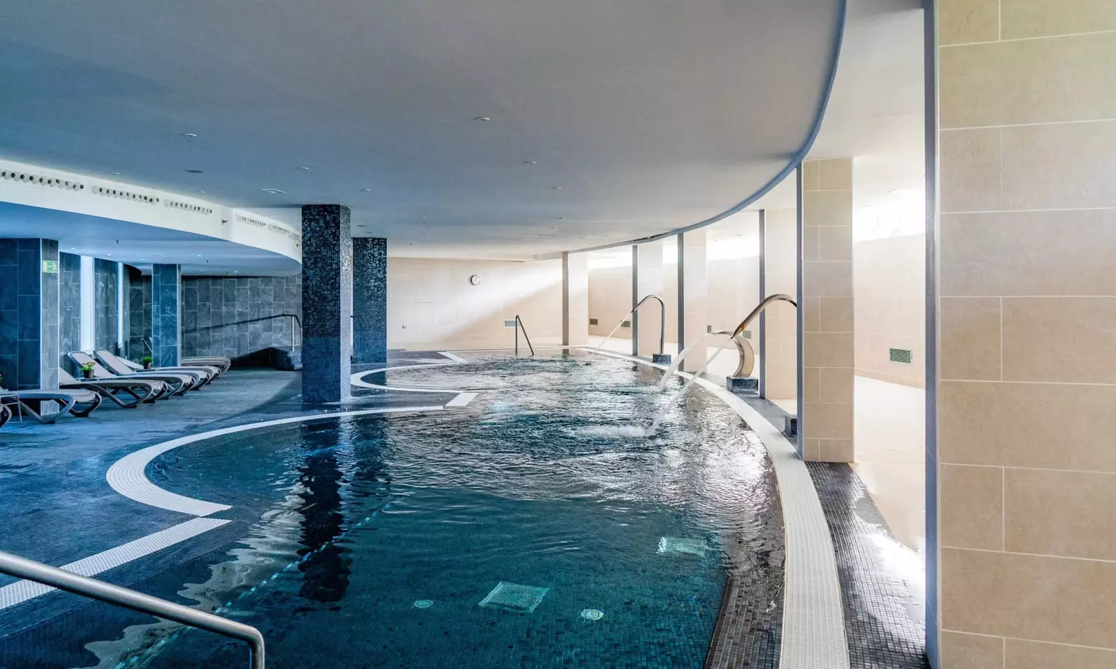 Circuito spa de 2 horas masaje opcional en pareja de 25 minutos con hasta   40% menos en Gara Suites Golf & Spa - Primary Image