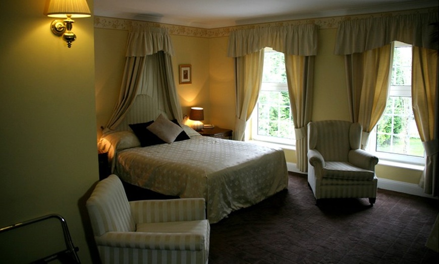 Image 12: Brecon Beacons: Country House Overnight Stay for 2