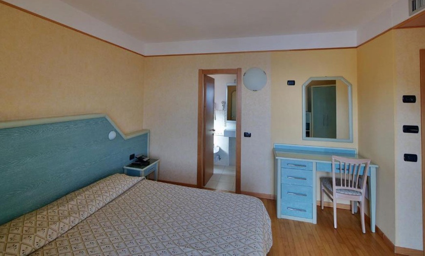 Image 5: Cinque Terre : chambre double avec accès spa et pdj pour 2 personnes