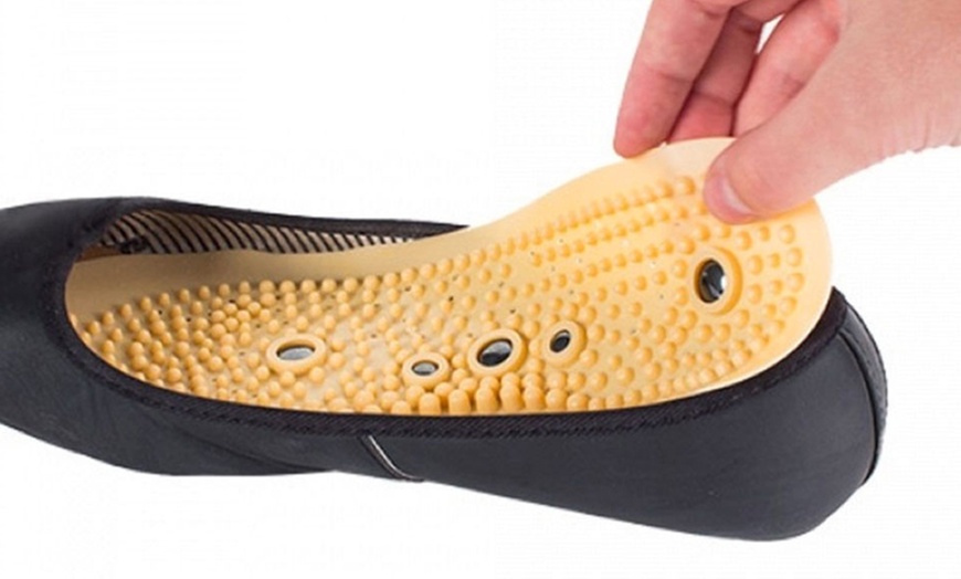 Image 1: Magnetic Acupressure Insoles