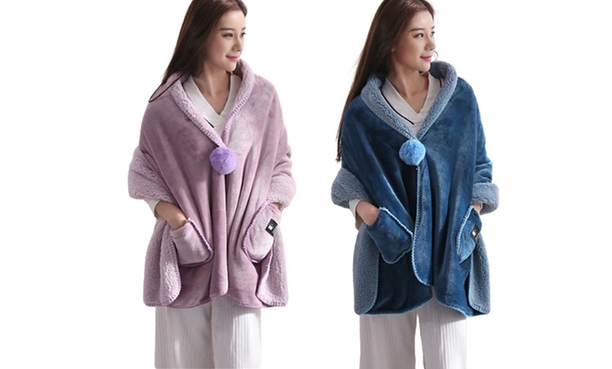 Image 1: Women's Multifunctional Shawl Cover Blanket