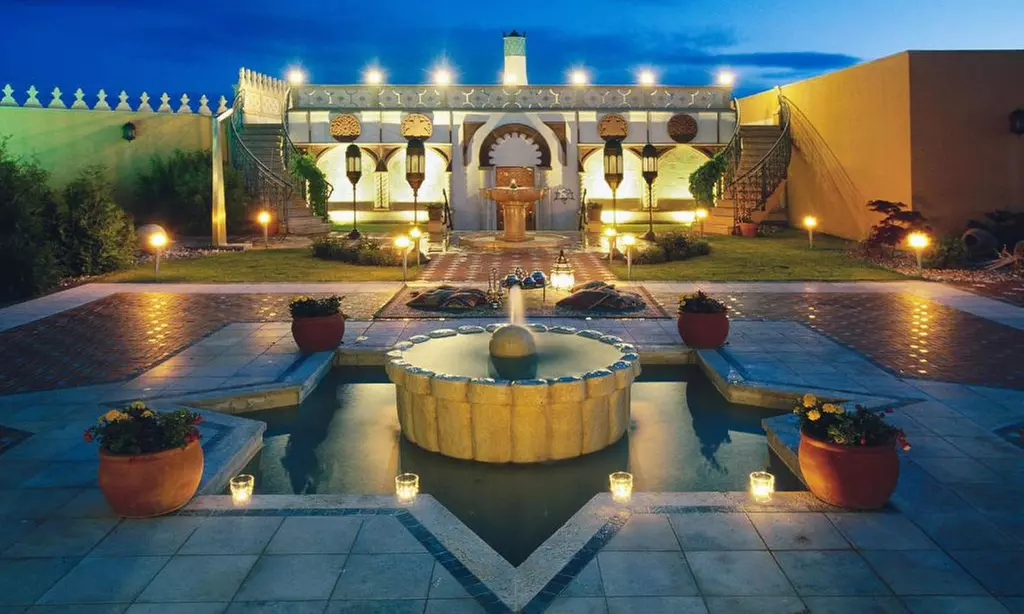 Stralsund: Superior Doppelzimmer für 2 Personen mit Halbpension und Thermeneintritt im Wyndham Stralsund HanseDom Hotel - Primary Image