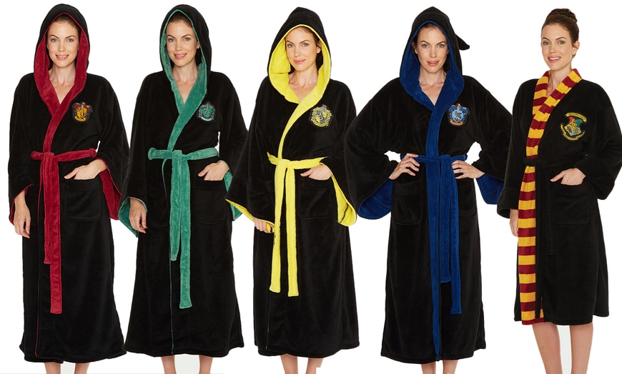 Image 1: Harry Potter Themed Bathrobe