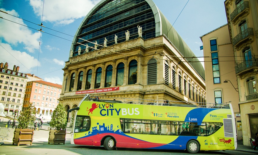 Image 1: Les secrets de Lyon dévoilés : pass Lyon City Tour