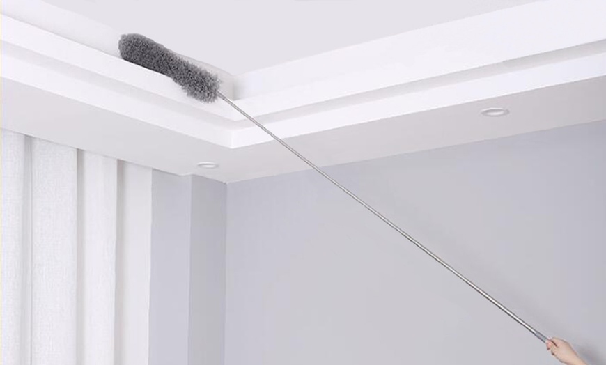 Image 2: Retractable Microfiber Duster