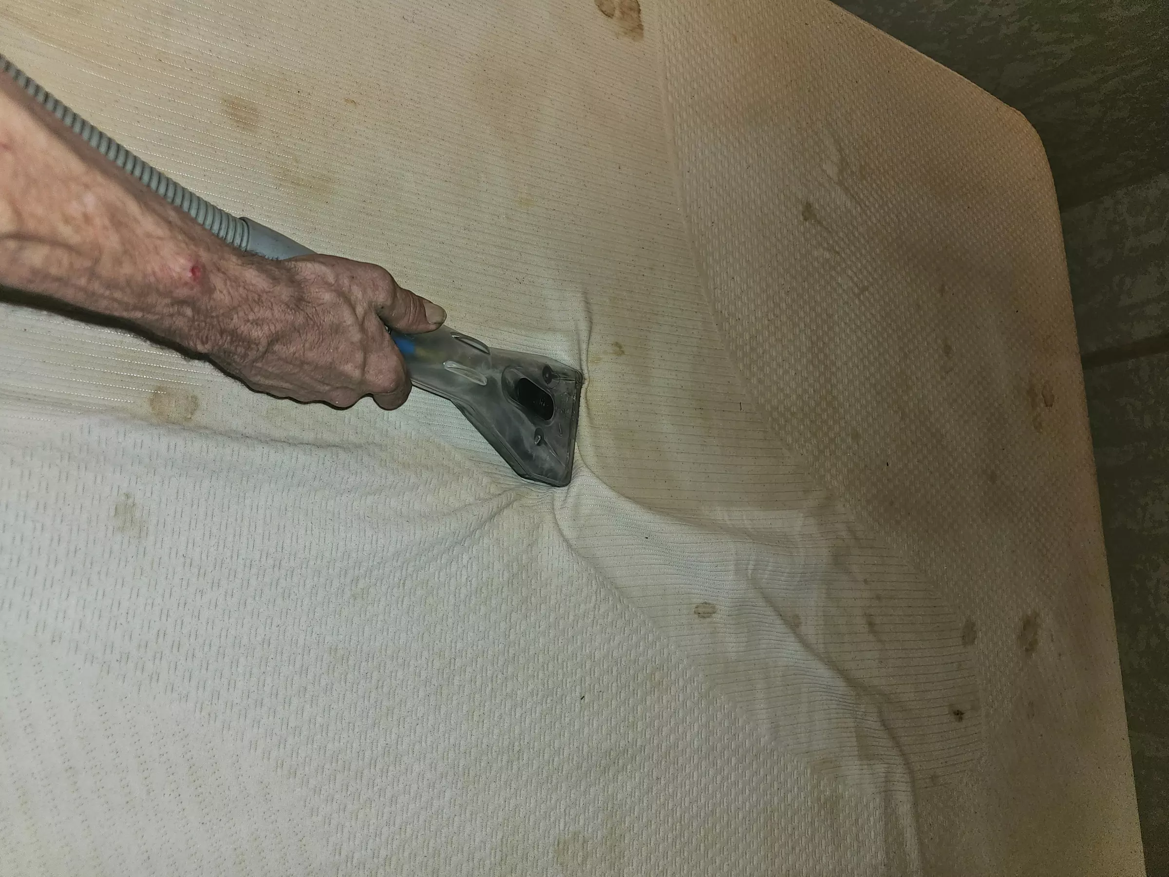 Mattress cleaning for queen, full, king or twin size mattress service