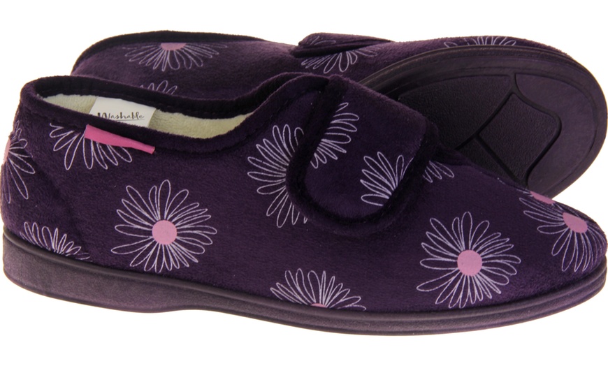 Image 20: Dunlop Slippers