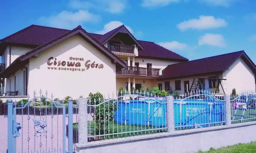 Darłowo: 2-7 nocy dla 2 os. lub rodziny z wyżywieniem nad morzem