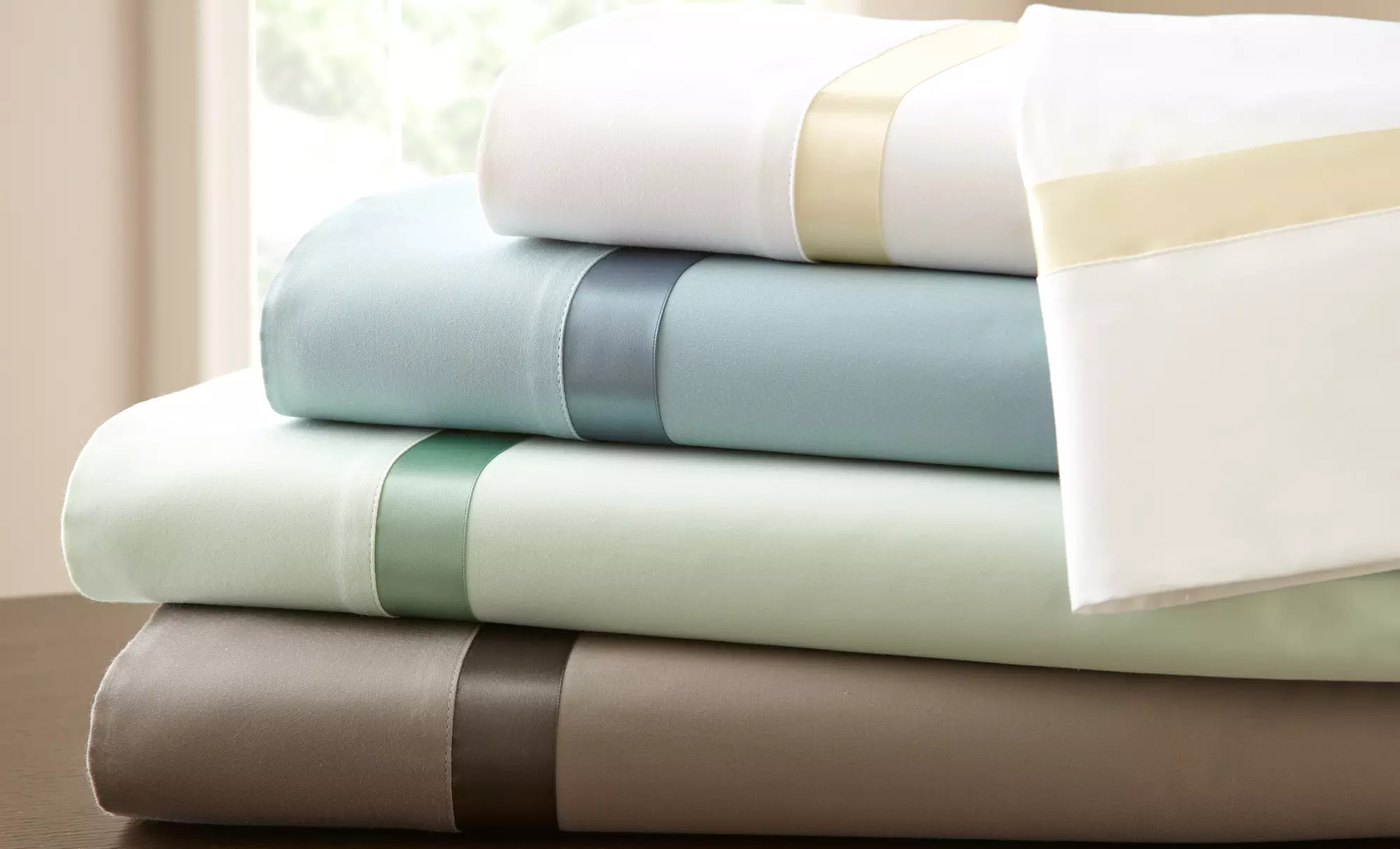 Italian Fine Linens 600-TC 100% Egyptian Cotton Sheet Sets with Satin Ribbon. Free Returns. - Primary Image