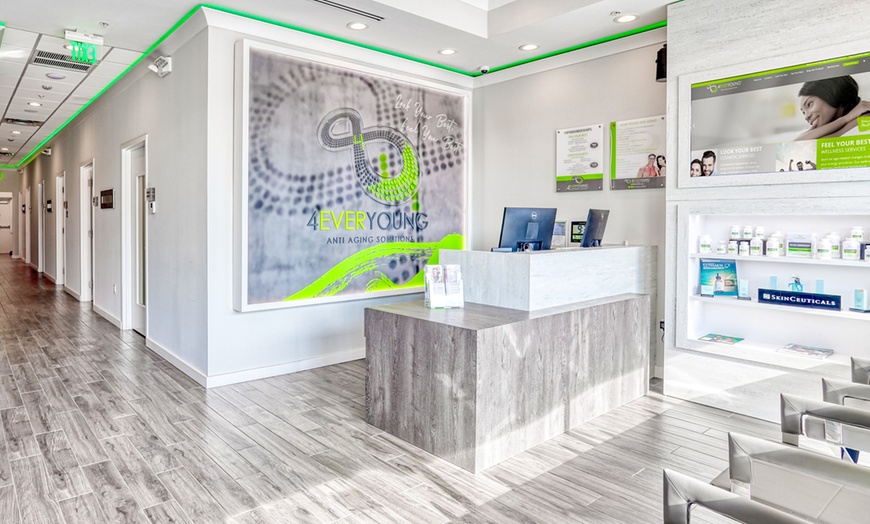 Image 2: 4Ever Young Miami - Energy and Metabolism-Boosting Vitamin IV Drips