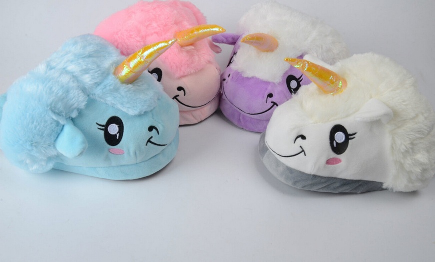 Image 5: Unisex Unicorn slippers