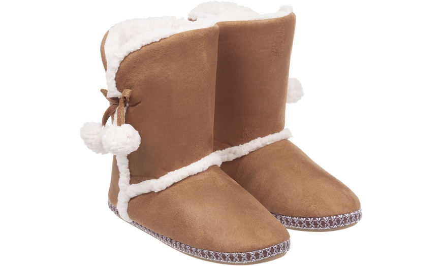 Image 2: Warm Bootie Slippers
