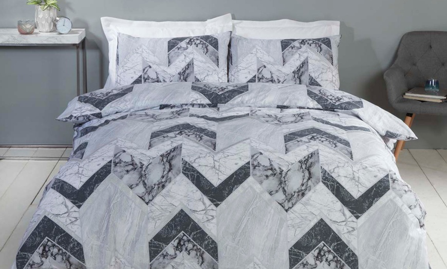 Image 6: Clearance Reversible Duvet Sets