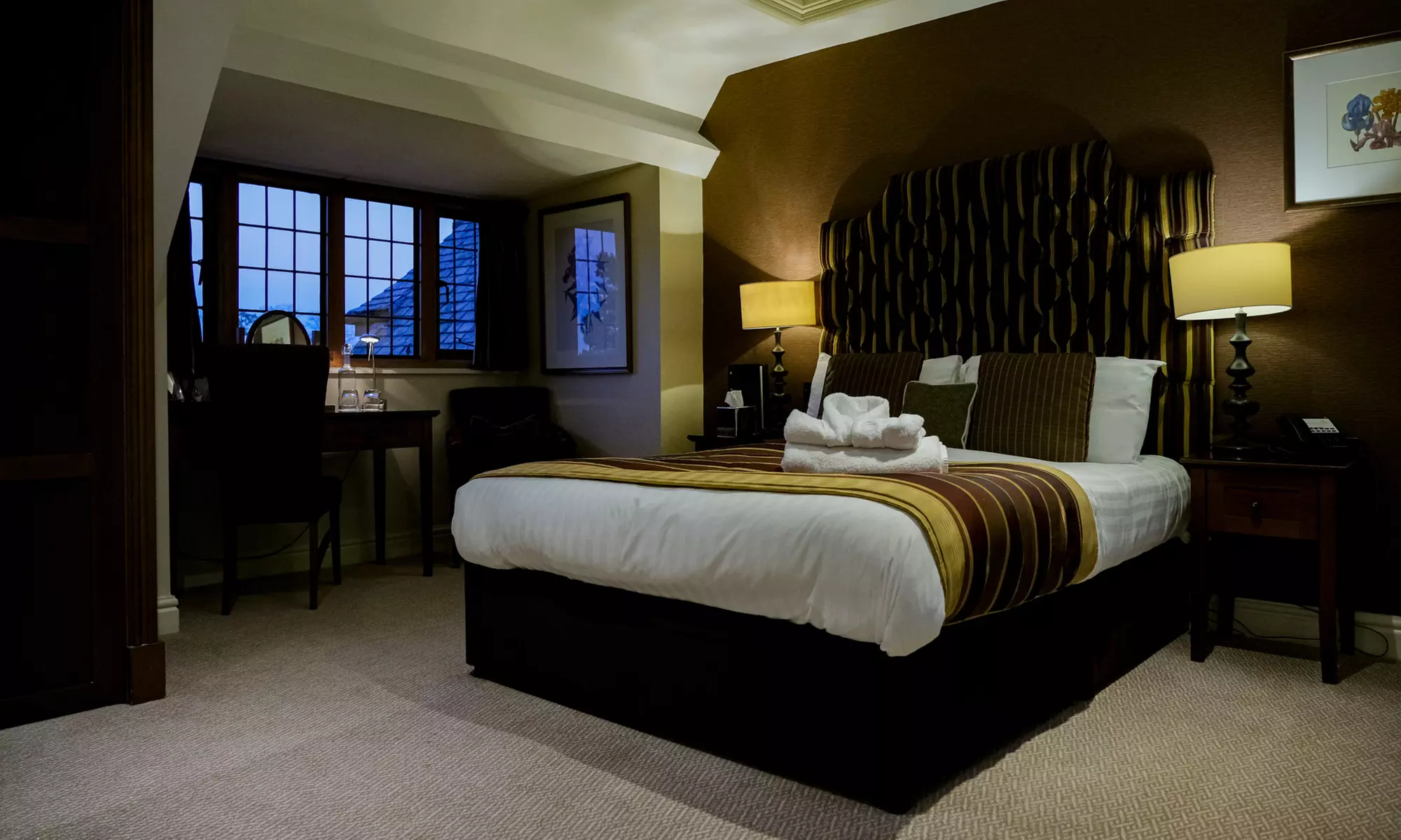 Cheshire Countryside: 4* Stay for 2 with Breakfast & Dinner