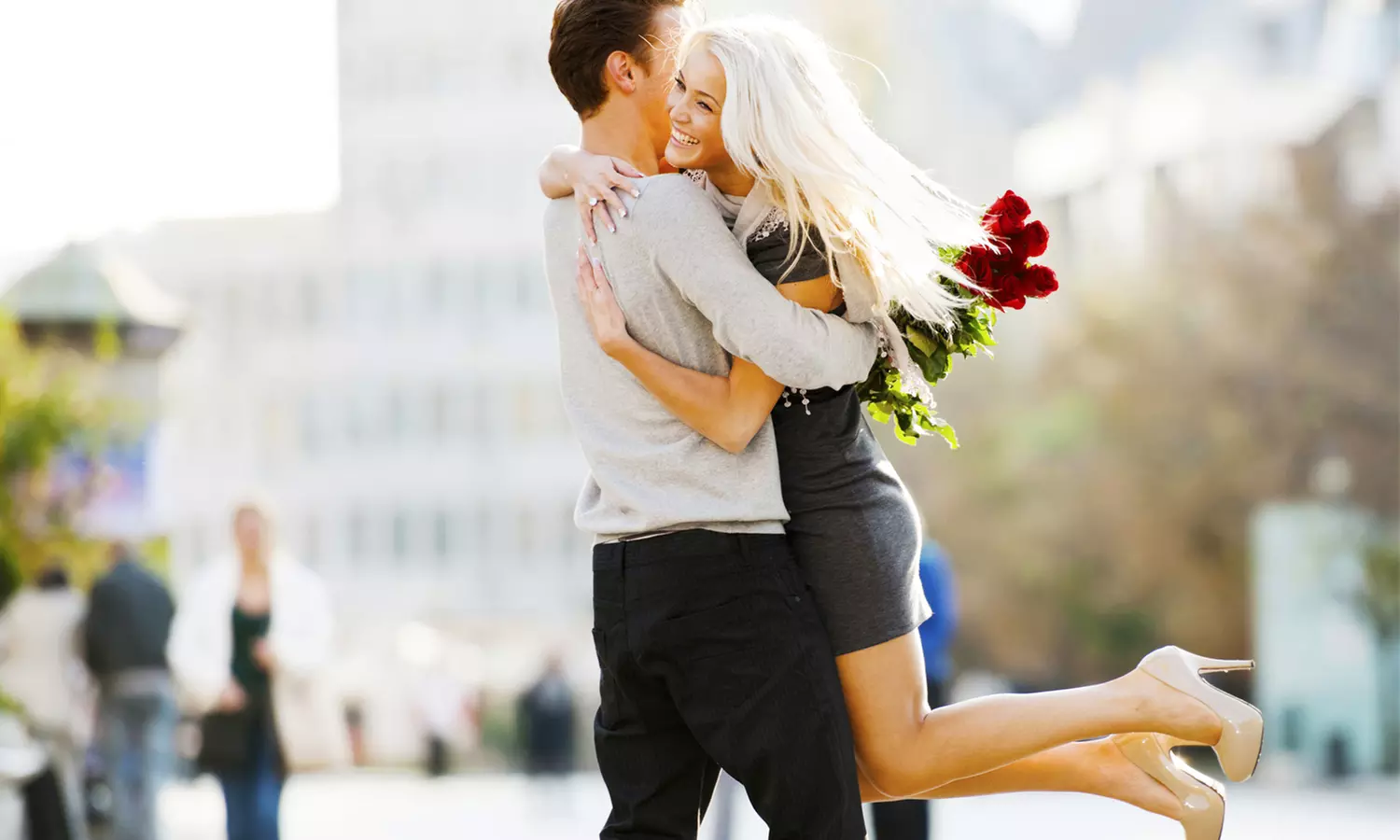 Góry Świętokrzyskie: Walentynki 2-3 dni dla 2 osób z pełnym wyżywieniem, centrum termalnym i więcej w Hotelu Senator - Primary Image