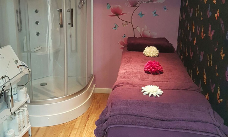 Image 4: Experience Ultimate Relaxation with One Hour Full Body Massage