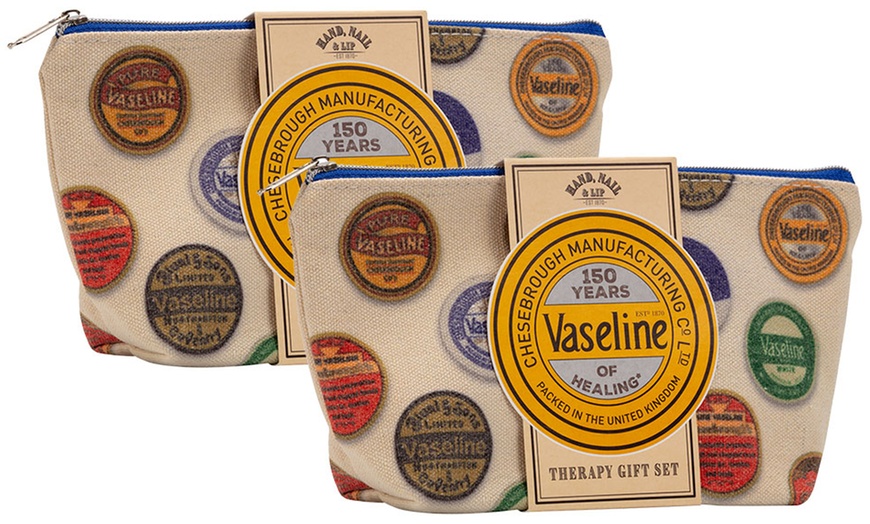 Image 3: Vaseline Beauty Bag Gift Set