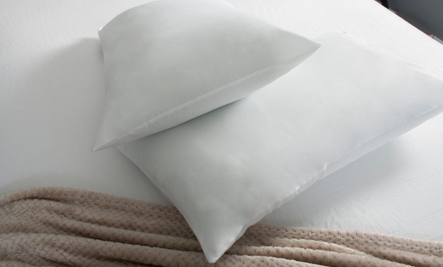 Image 2: Silentnight Memory Foam Pillow