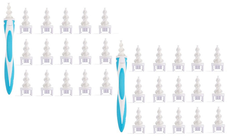 Image 3: One, Two or Four Easy Ear Cleaners with Disposable Replacement Heads