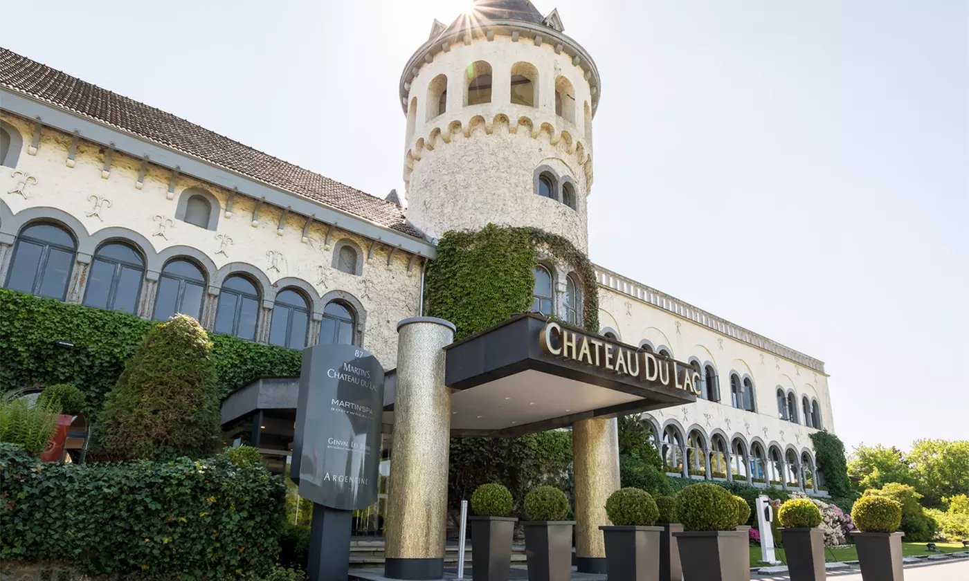 Belgia, jezioro Genval: pokój standard lub executive dla 2 osób ze śniadaniem i wellness w Martin’s Château du Lac 5* - Primary Image