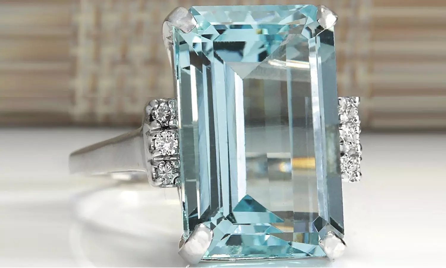 Anello Crystal Princess disponibile con topazio o acquamarina ed in 3 misure - Primary Image