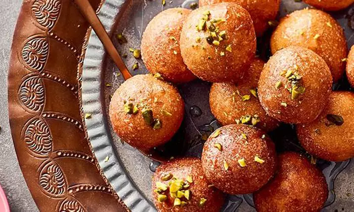 Indisches 2-Gänge-Tandoori-Menü mit Vorspeise/Dessert für 1-4 Personen