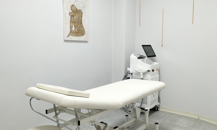 Image 5: 1 o 2 sesiones de tratamiento facial completo HIFU