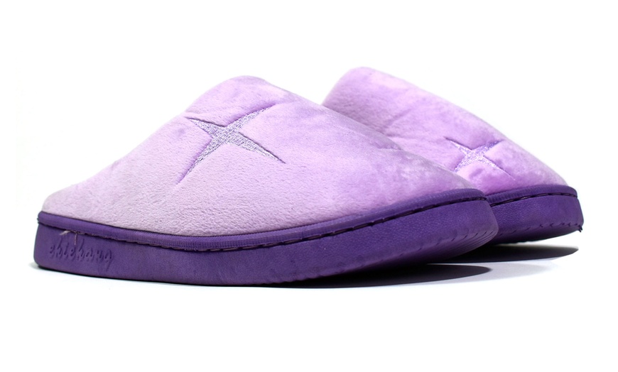 Image 10: Women's Fluffy Slippers