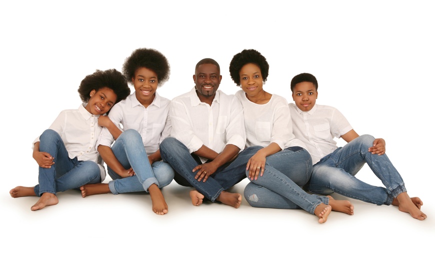 Image 1: Family Photoshoot with Prints