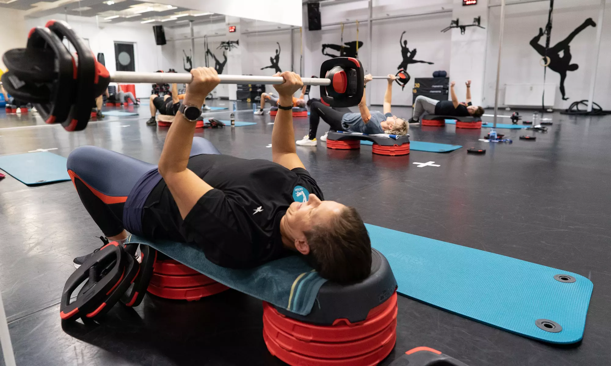 Fitnesskurse oder Fitness-/Zirkeltraining inkl. Wasser-Flatrate bei Power Factory (bis zu 83% sparen) - Primary Image