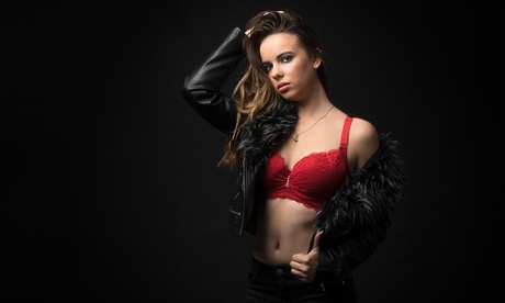 1h de shooting Glamour et Charme en studio avec 5 photos pour 1 ou 2 personnes dès 19,90 € chez Franck Beaumont