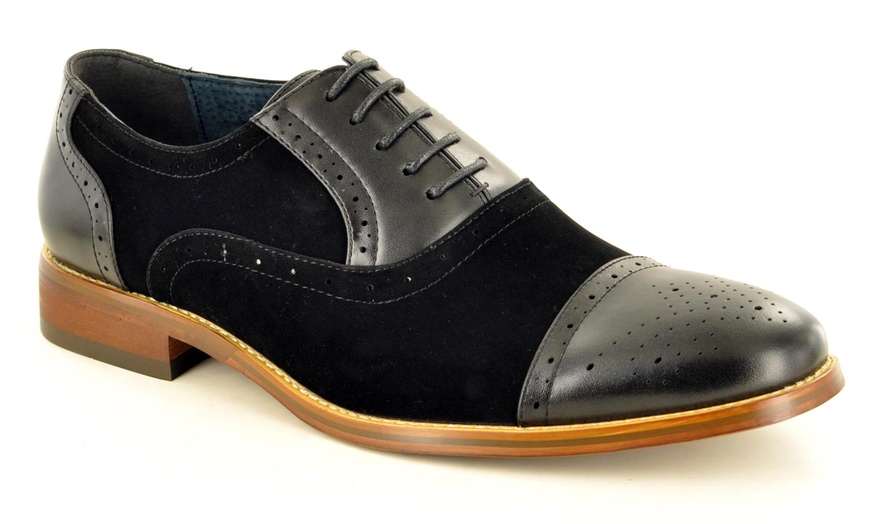 Image 6: Two-Tone Men's Brogue Shoes