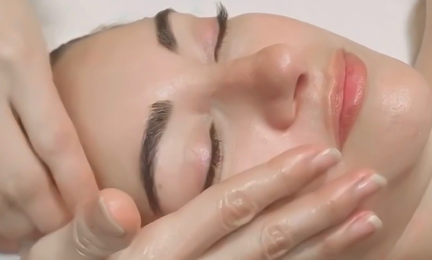 Image 5: Higiene facial o tratamiento