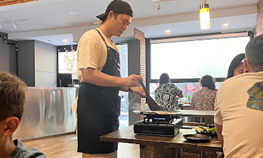 Image 5: Menú "show cooking" coreano con degustación de entrantes para 2 o 4 