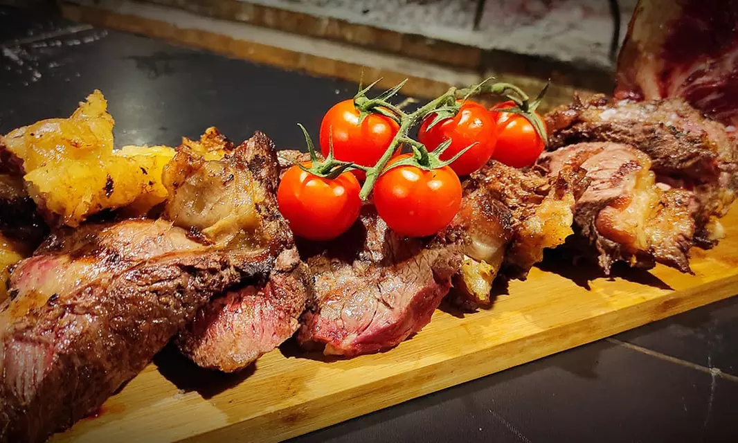 ¡Descubre el sabor del Mediterráneo! ¡Menú a elegir para 2!