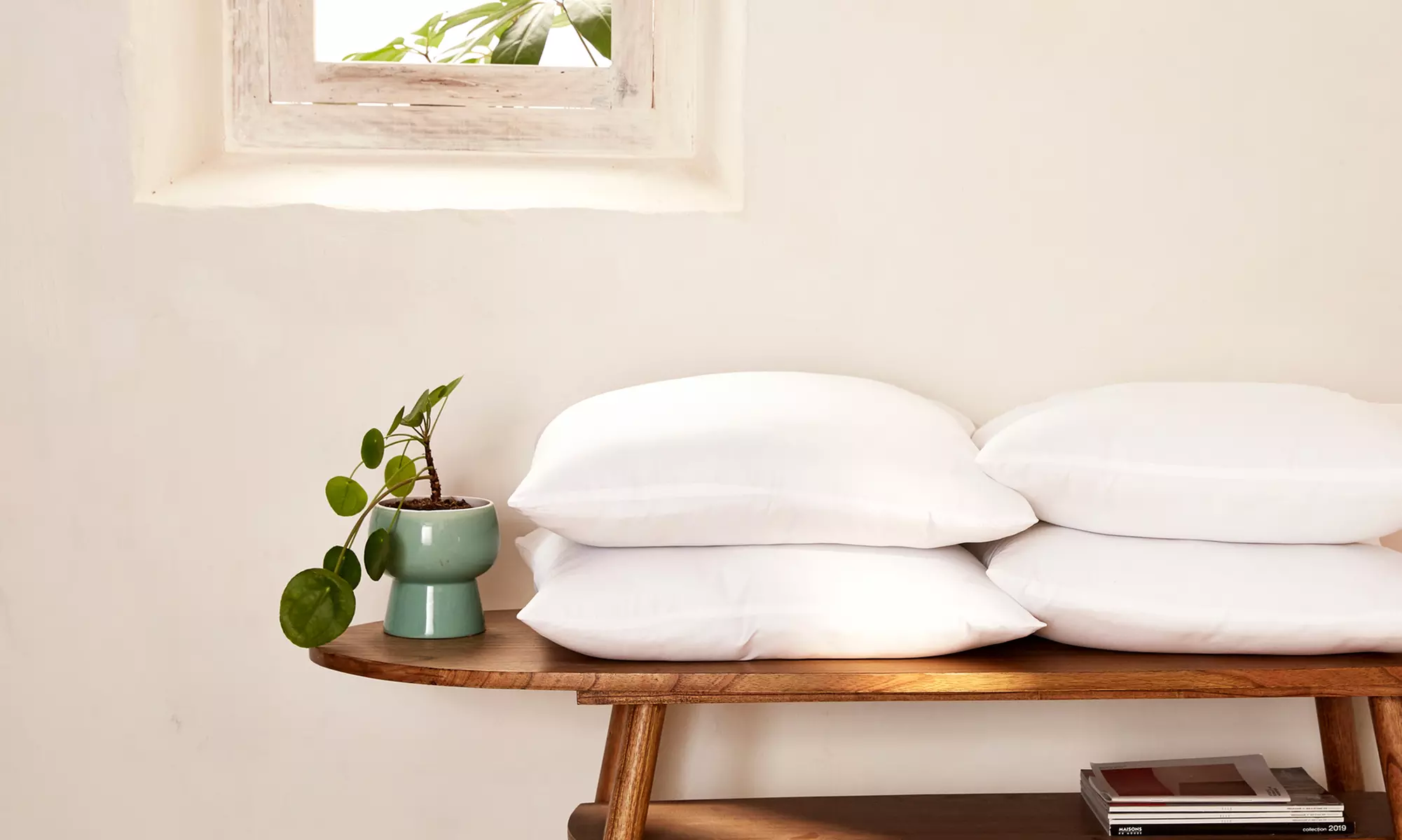 Lot de 4, 6 ou 8 oreillers, dimensions 60x60 cm rembourrage fibre polyester, 550gr - Primary Image