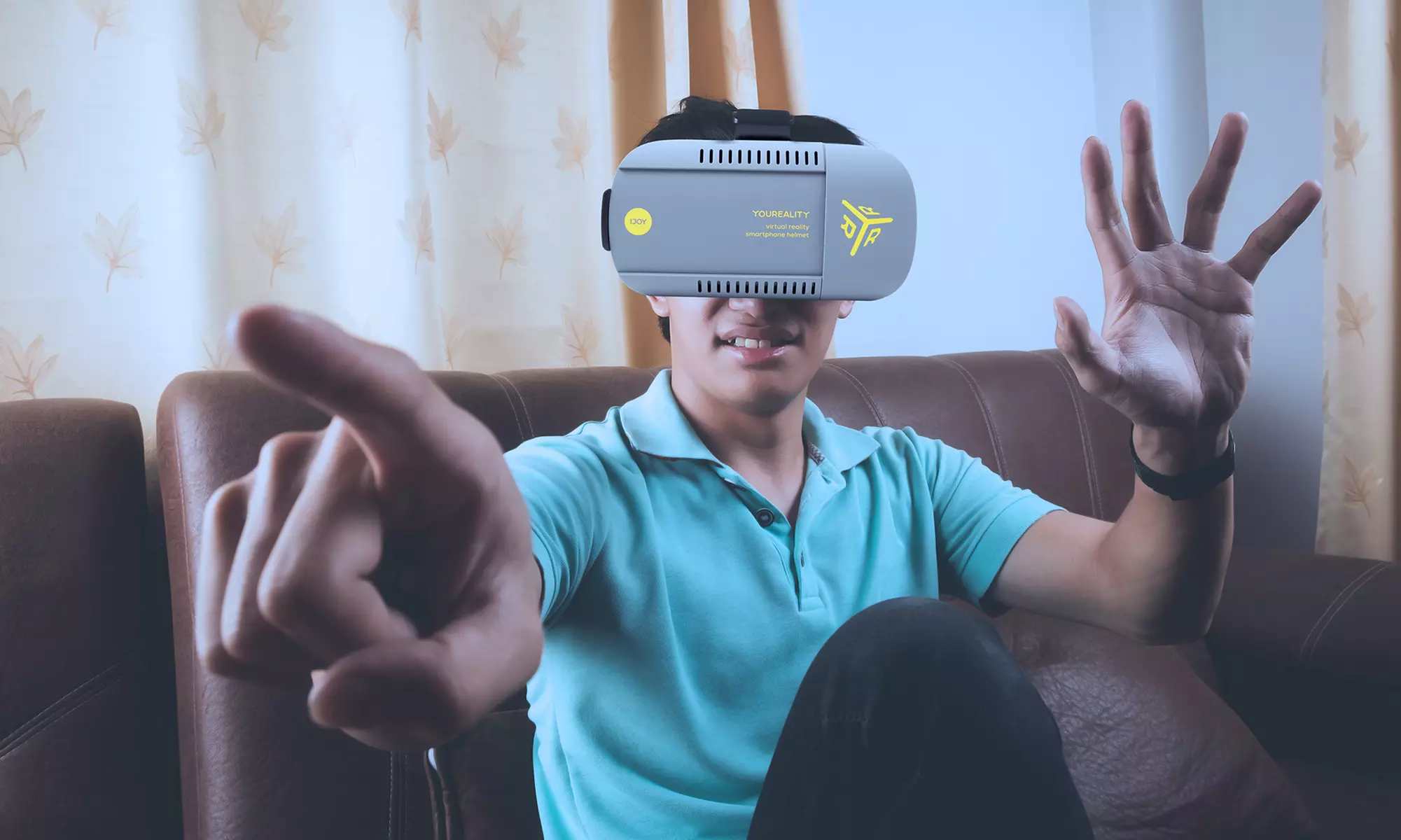 Universal Virtual Reality Glasses  - Second Medium