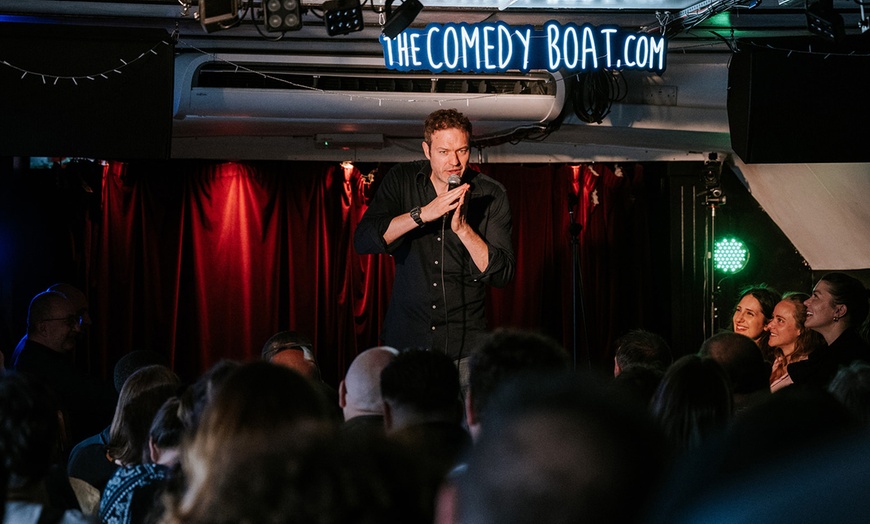 Image 3: Boat Comedy Show (+FREE Pizza & Drink) Dark Stand-up 