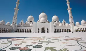 VIP Abu Dhabi City Tour with Home or Hotel Pick-Up and Drop-Off for Up to Four from Jarf Tourism