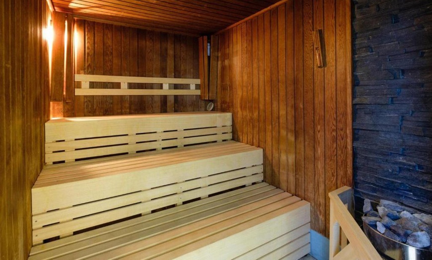 Image 19: Felbridge: Double Standard with Breakfast