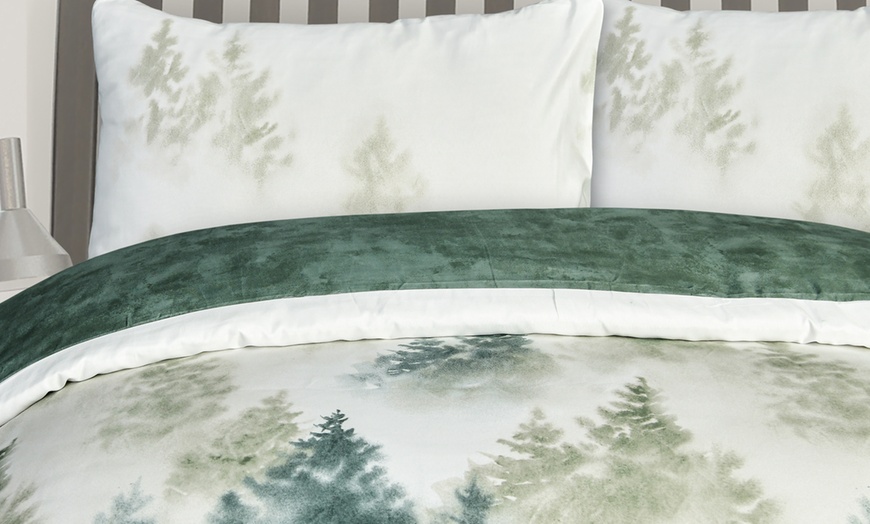 Image 16: Super Soft Reversible Misty Forest Duvet Set 