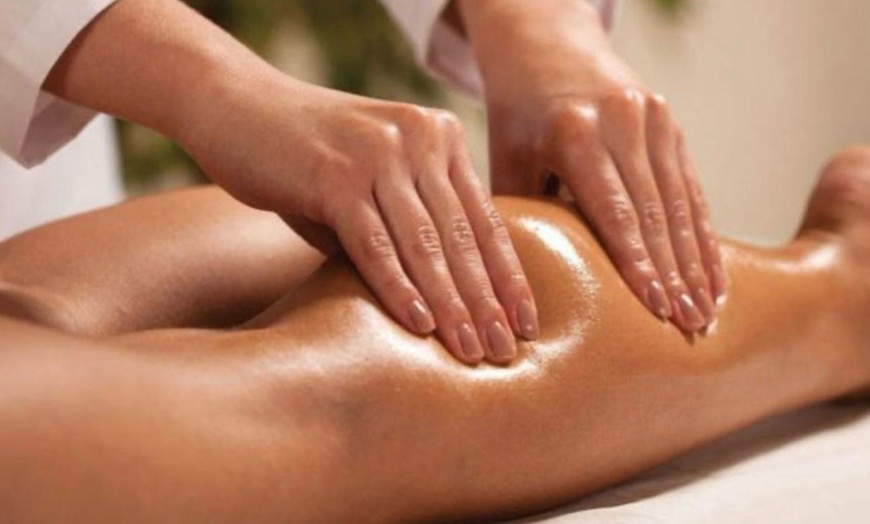 Image 4: Adiós al estrés: masaje con duración y técnica a elegir para 1 persona
