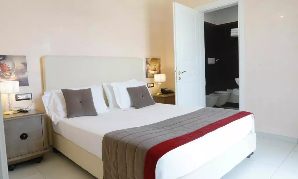 Salerno 5*: camera Exclusive con colazione, Spa e cena per 2