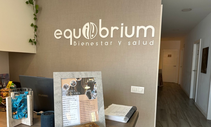 Image 5: Corte, lavado con masaje, peinado y opción a tinte de raíz