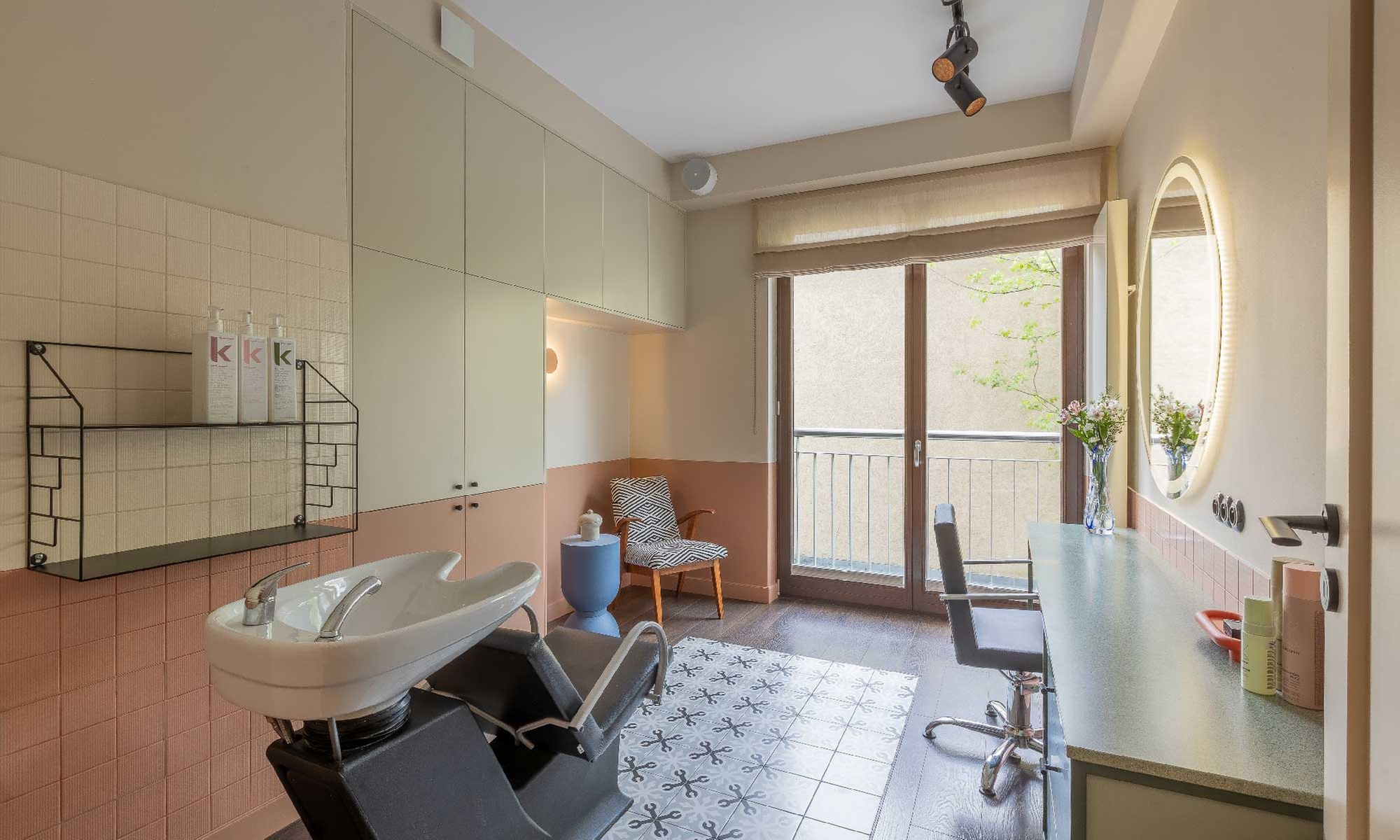 Do 50% zniżki na Salon - Strzyżenie - Kobiety