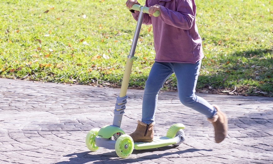 Image 6: Patinete evolutivo infantil con asiento y 3 ruedas de InnovaGoods